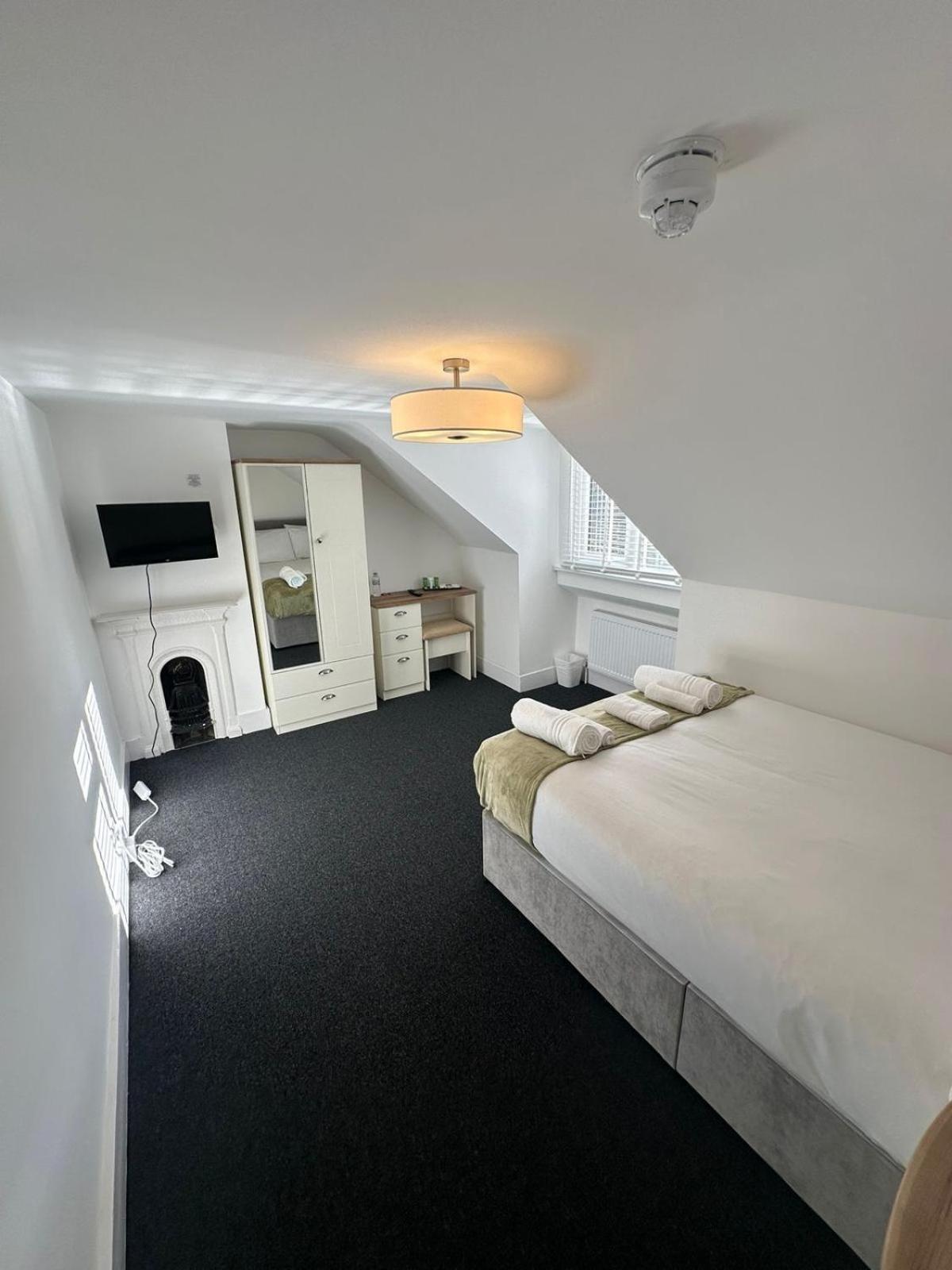 Cambridge Central Rooms - Tas Accommodations Exterior foto